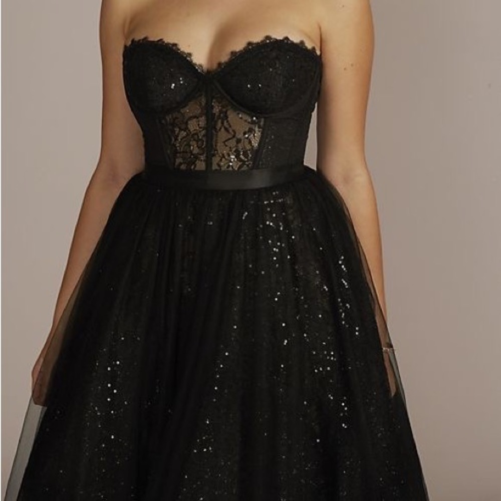 JULES AND CLEO

strapless sparkle illusion corset ball gown